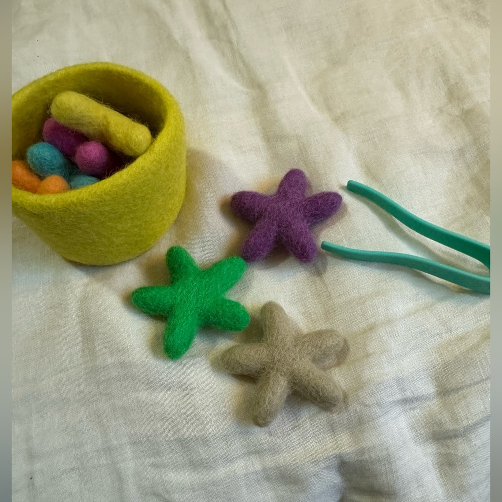 Lovevery Transfer Tweezers and Felt Stars